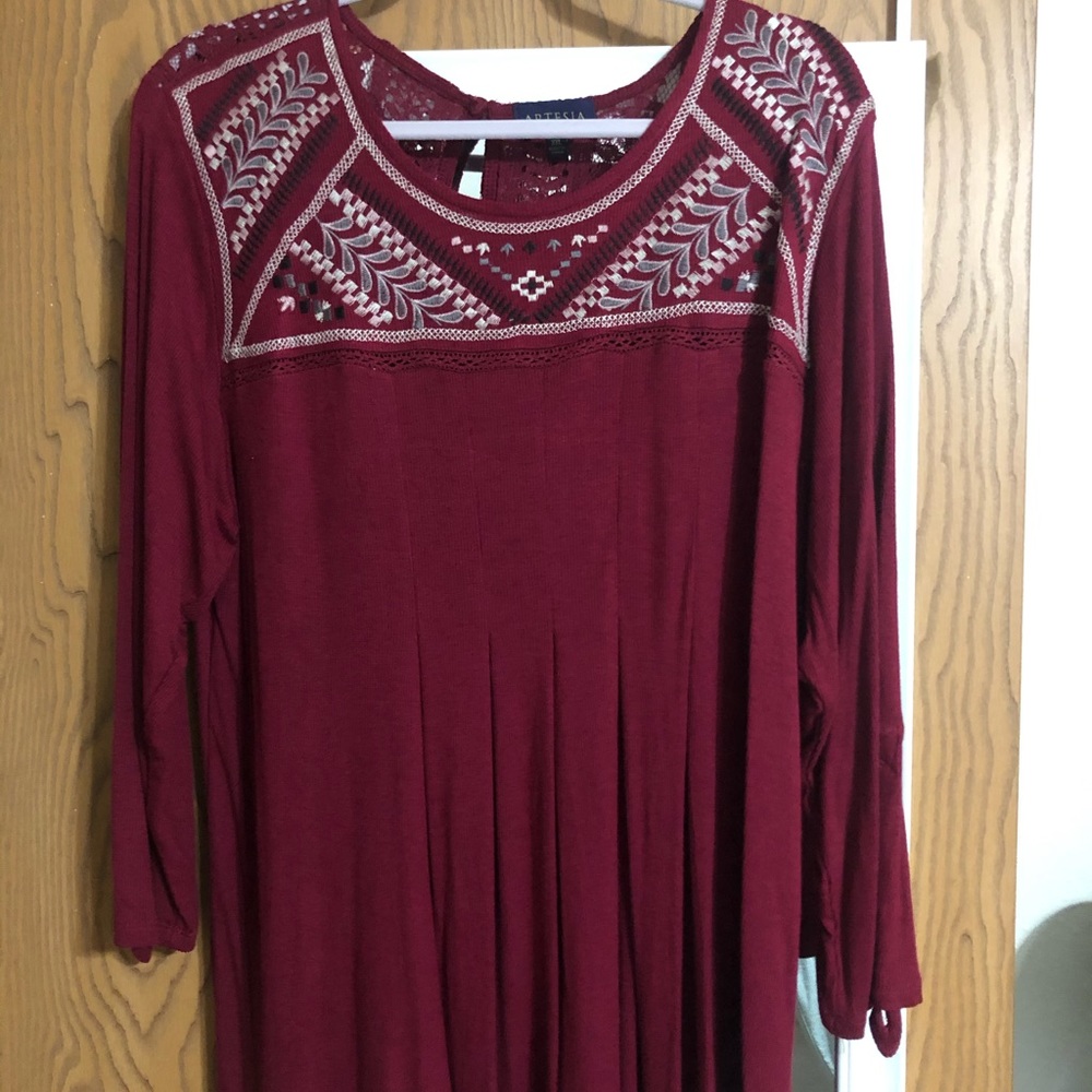 Embroidered 3/4 blouse